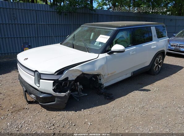 7PDSGABA6RN042505 2024 RIVIAN R1S White Передня ліва чверть