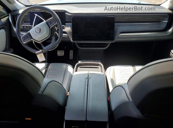 7PDSGABA9RN033281 2024 RIVIAN R1S Blue Widok deski rozdzielczej