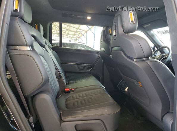 7PDSGABL3NN001678 2022 RIVIAN R1S Черный Вид задних сидений