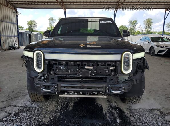 7PDSGABL3NN001678 2022 RIVIAN R1S Черный Вид спереди