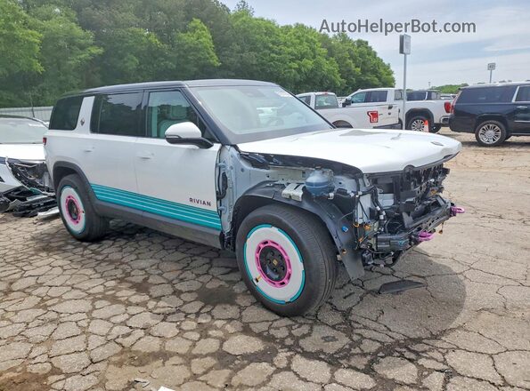 7PDSGABP9TN085909 2026 RIVIAN R1S Двухцветный Передняя правая четверть