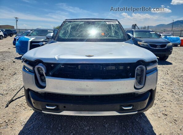 7PDSGBBA0SN057187 2025 RIVIAN R1S Silver Вид спереду