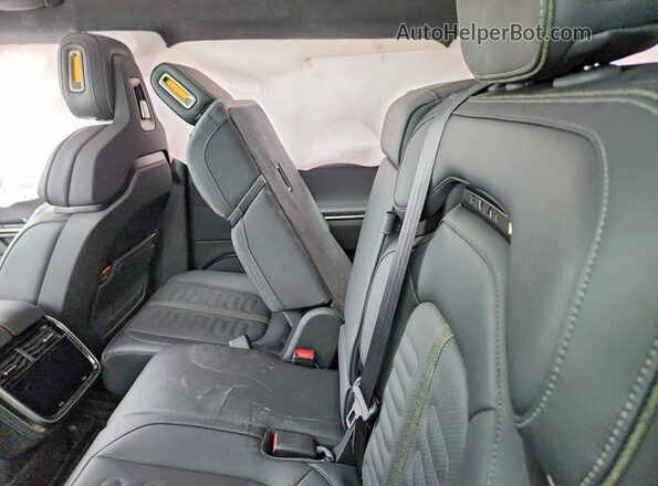 7PDSGBBA2SN052850 2025 RIVIAN R1S Silver 