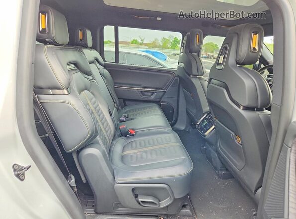 7PDSGBBA2SN055358 2025 RIVIAN R1S White Vista interior trasera