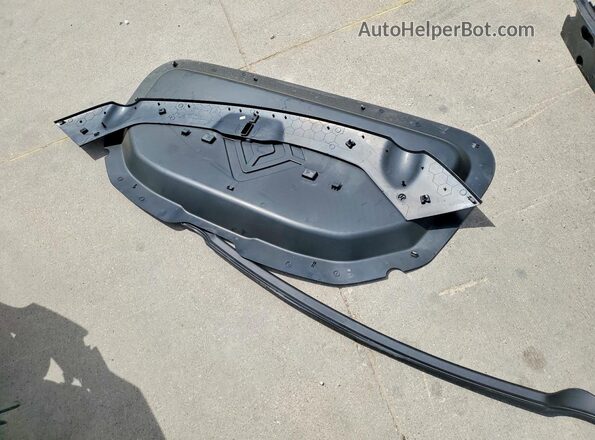 7PDSGBBA2SN068594 2025 RIVIAN R1S Black ძრავის განყოფილების ხედი
