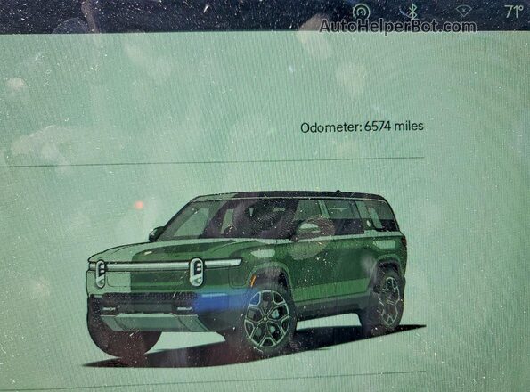 7PDSGCBA0TN080413 2026 RIVIAN R1S Зеленый Вид щитка приборов