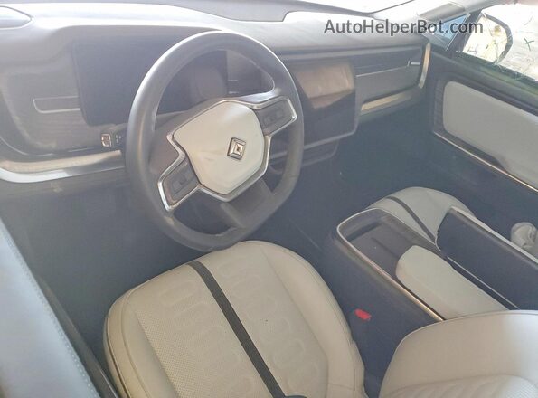 7PDSGCBA7TN081364 2026 RIVIAN R1S Синий Вид панели приборов