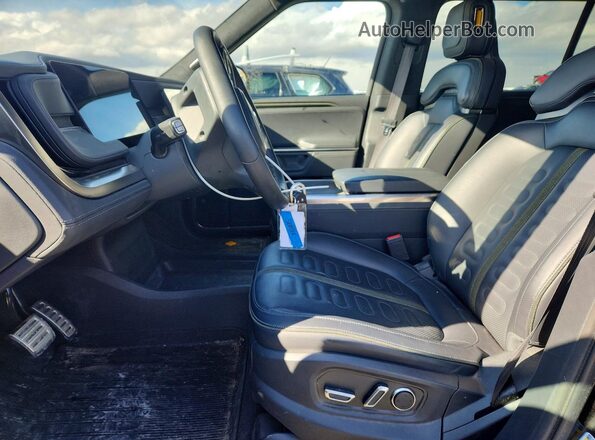 7PDSGCBA9RN036533 2024 RIVIAN R1S Black Вид салону спереду