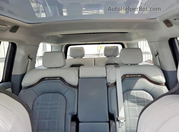 7PDSGCBP6SN061237 2025 RIVIAN R1S Gray Vista de los asientos traseros