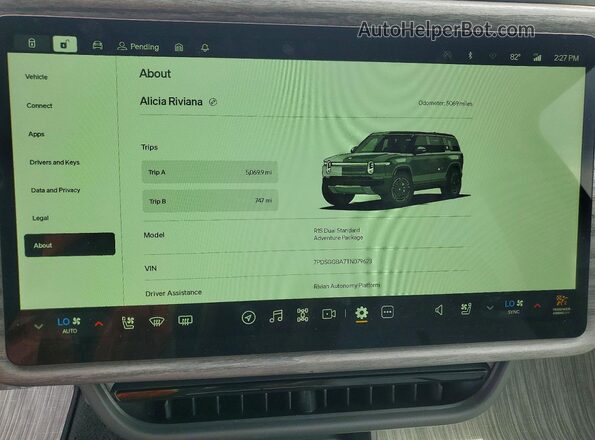 7PDSGGBA7TN079623 2026 RIVIAN R1S Charcoal Widok zestawu wskaźników