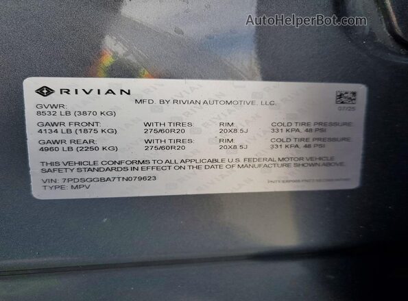 7PDSGGBA7TN079623 2026 RIVIAN R1S Charcoal Widok naklejki z numerem VIN