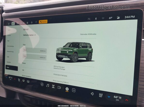 7PDSGGBA9TN076206 2026 RIVIAN R1S Green Rear seats view