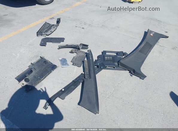 7PDSGGBA9TN076206 2026 RIVIAN R1S Green Instrument cluster view