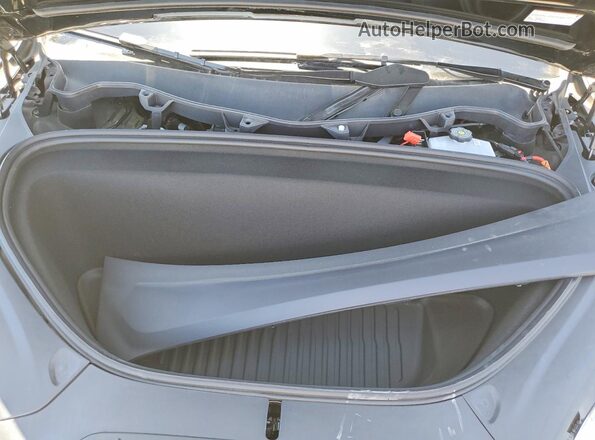 7SAXCAE52SF467346 2025 TESLA MODEL Black უკანა სალონის ხედი