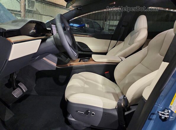 7SAXCAE59TF478510 2026 TESLA MODEL Синий Вид салона спереди