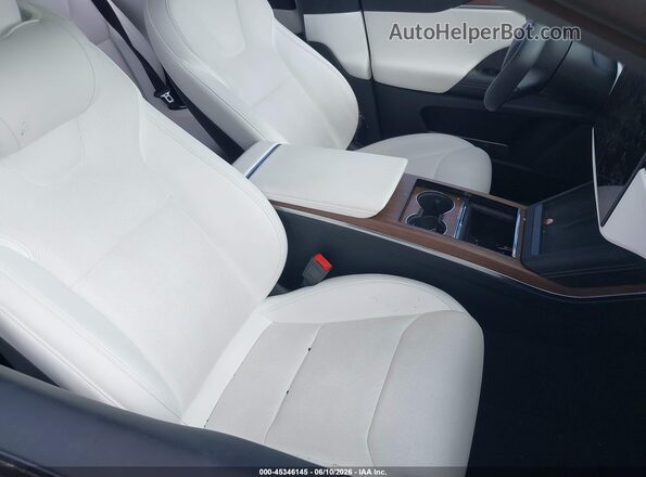 7SAXCBE53NF355729 2022 TESLA MODEL X White Widok wnętrza z przodu