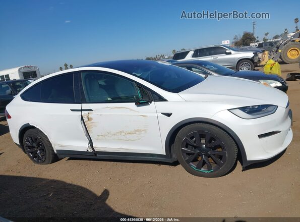 7SAXCBE56NF328928 2022 TESLA MODEL X Белый Вид задней части салона