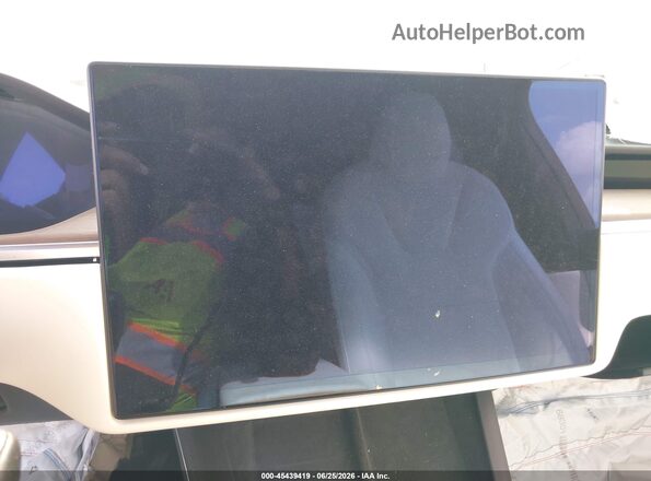 7SAXCBE56PF428398 2023 TESLA MODEL X White Панорамний вид салону 360°