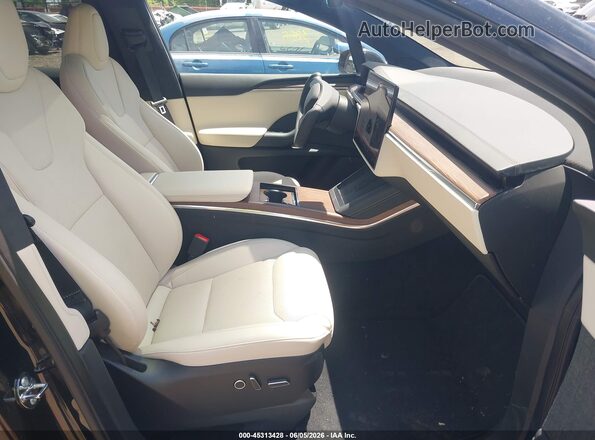 7SAXCBE57NF328517 2022 TESLA MODEL X Черный Вид салона спереди