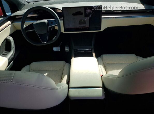 7SAXCBE59TF473345 2026 TESLA MODEL Бордовый Вид панели приборов