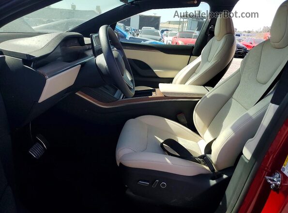 7SAXCBE59TF473345 2026 TESLA MODEL Бордовый Вид салона спереди