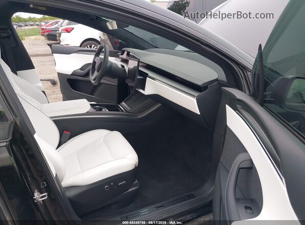 7SAXCBE62RF437093 2024 TESLA MODEL X Black Սալոնի դիմացի տեսք