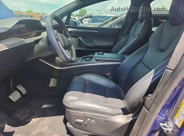 7SAXCBE67NF332253 2022 TESLA MODEL Синий Вид салона спереди