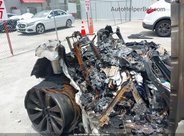 7SAXCBE69NF340581 2022 TESLA MODEL X Белый Вид задних сидений