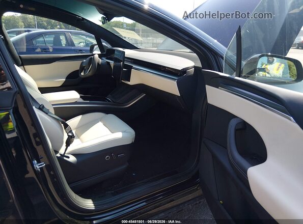 7SAXCBE6XNF356093 2022 TESLA MODEL X Черный Вид салона спереди