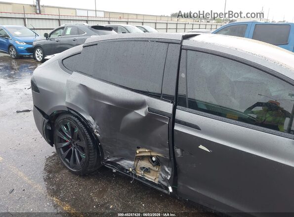 7SAXCBE6XRF437892 2024 TESLA MODEL X Gray 