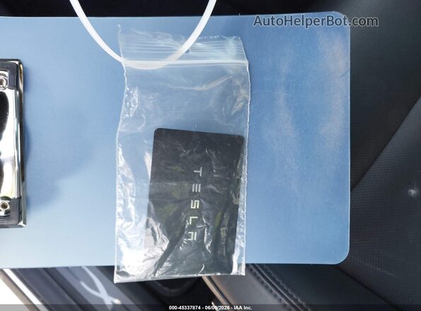 7SAXCDE51NF358902 2022 TESLA MODEL X Белый Вид панели приборов