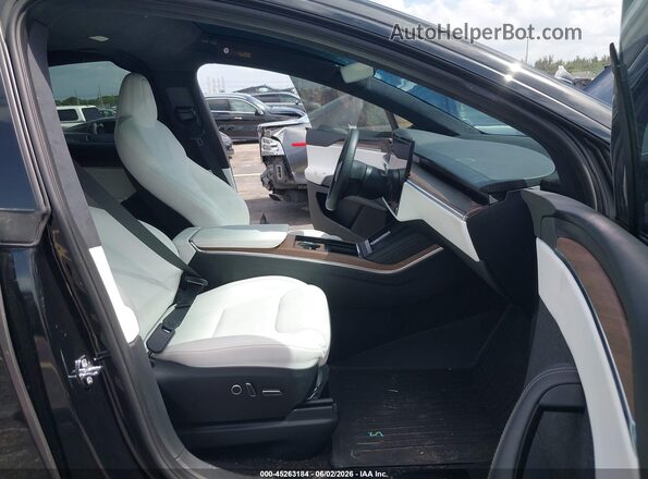 7SAXCDE56RF460007 2024 TESLA MODEL X Black Front interior view