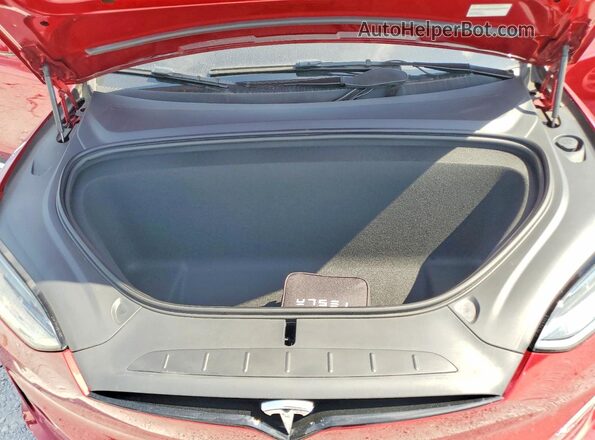 7SAXCDE59RF446540 2024 TESLA MODEL Red Widok komory silnika