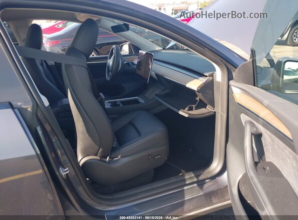 7SAYGAEE1PF791968 2023 TESLA MODEL Y Gray Front interior view