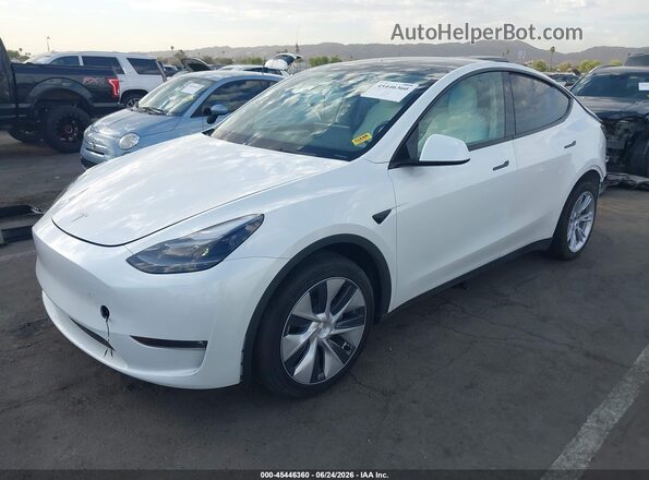 7SAYGAEE1RF030828 2024 TESLA MODEL Y White Передня ліва чверть