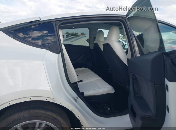 7SAYGAEE1RF030828 2024 TESLA MODEL Y White Вид наклейки з VIN-кодом