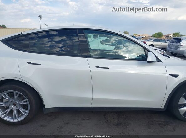 7SAYGAEE1RF030828 2024 TESLA MODEL Y White Панорамний вид салону 360°