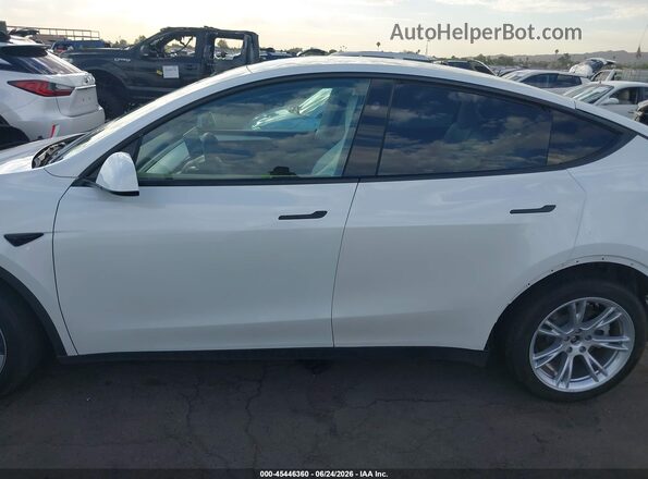 7SAYGAEE1RF030828 2024 TESLA MODEL Y White 