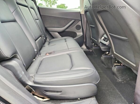 7SAYGAEE1SF221753 2025 TESLA MODEL Black Widok tylnych siedzeń