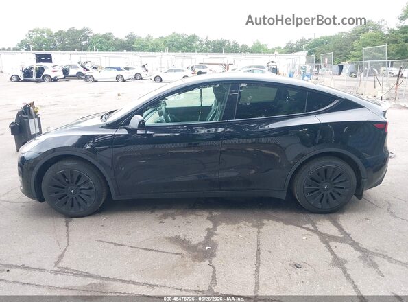 7SAYGAEE2NF388417 2022 TESLA MODEL Y Black 