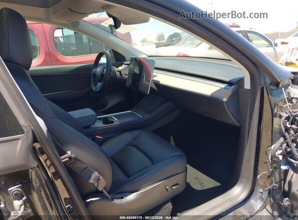 7SAYGAEE2NF486704 2022 TESLA MODEL Y Black Front interior view