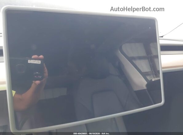7SAYGAEE2PF613292 2023 TESLA MODEL Y Blue Հետևի նստատեղերի տեսք