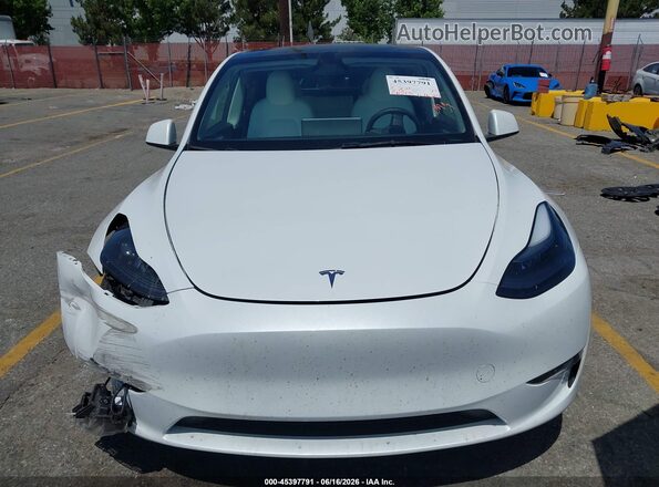7SAYGAEE2RF111773 2024 TESLA MODEL Y White Вид задньої частини салону