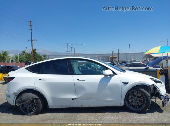 7SAYGAEE2RF111773 2024 TESLA MODEL Y White 