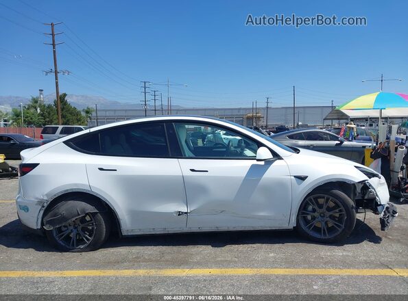 7SAYGAEE2RF111773 2024 TESLA MODEL Y White Панорамний вид салону 360°