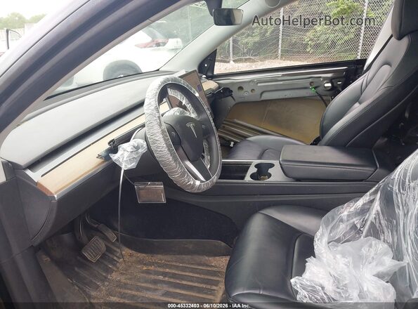 7SAYGAEE3NF314147 2022 TESLA MODEL Y Black Вид салону спереду