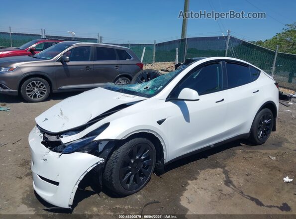 7SAYGAEE4PF757796 2023 TESLA MODEL Y Белый Передняя левая четверть
