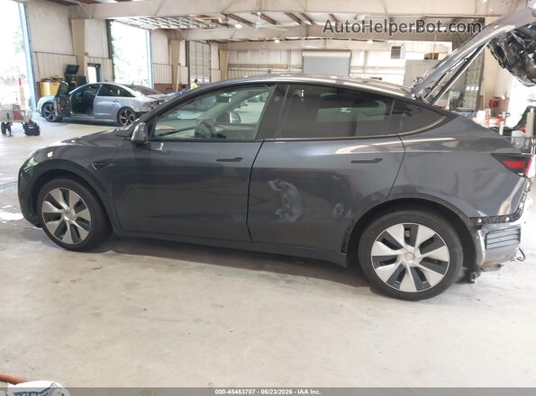 7SAYGAEE4PF835123 2023 TESLA MODEL Y Gray Սալոնի 360 աստիճան տեսք