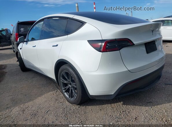 7SAYGAEE4RF201894 2024 TESLA MODEL Y White Rear left