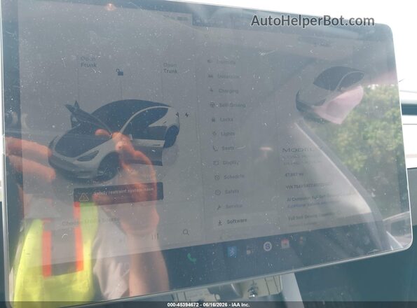 7SAYGAEE4RF201894 2024 TESLA MODEL Y White Rear seats view